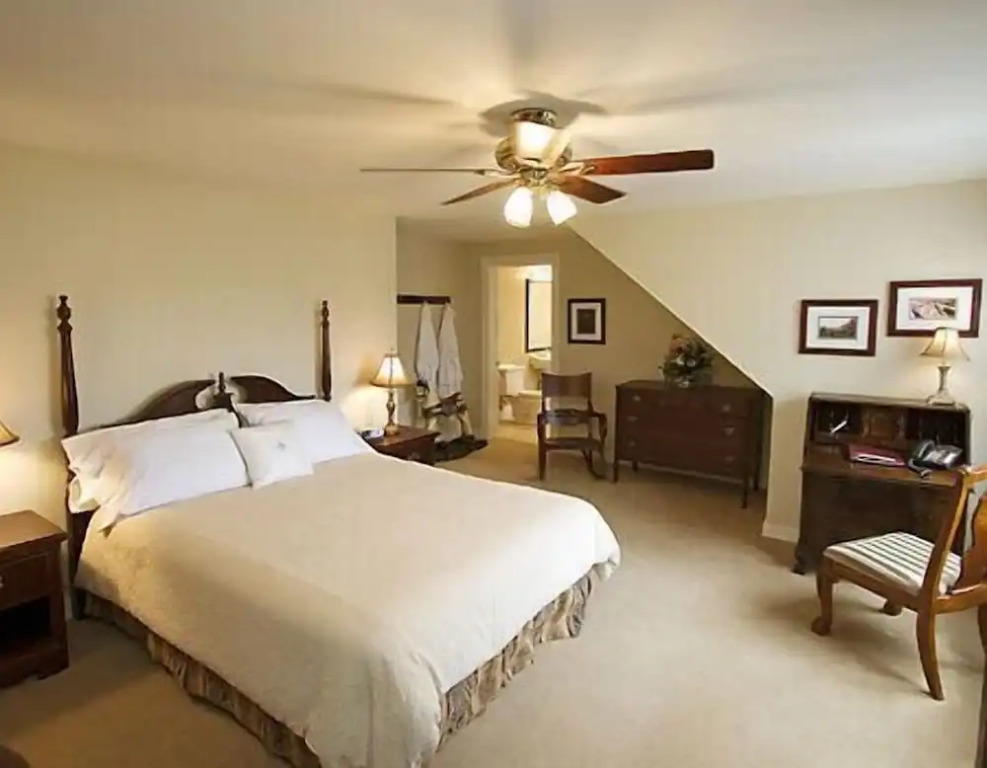 DesBarres Manor Inn