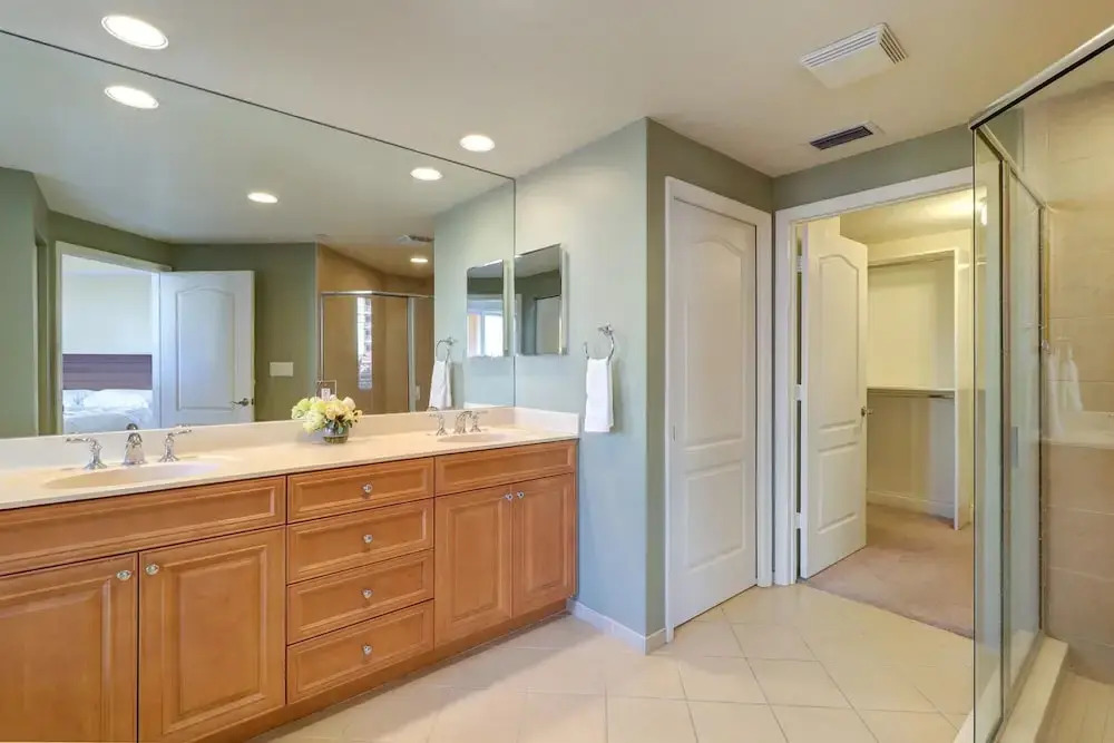 Stunning Beach Front 3 Bd Apartment @ Clearwater Belle Harbor 401