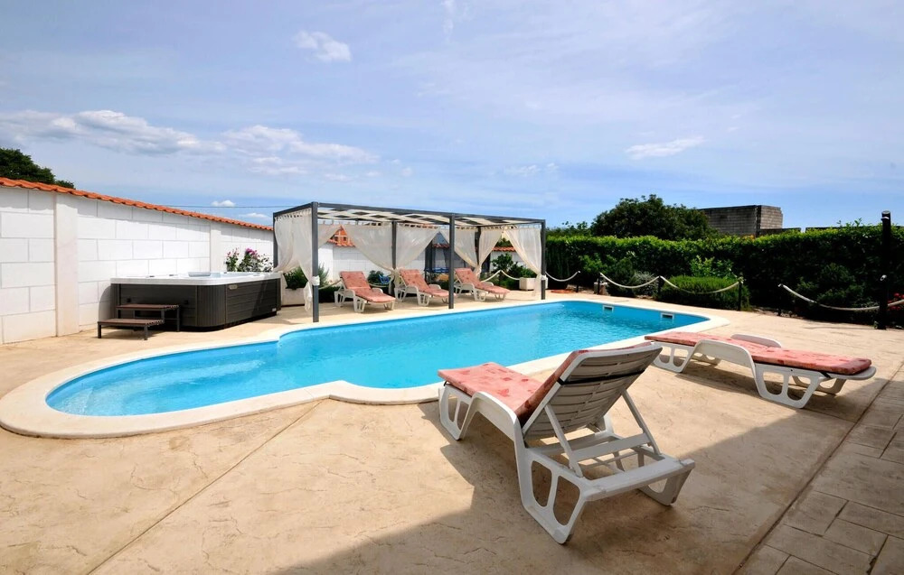 Beautiful Holiday Home "Villa Luka"