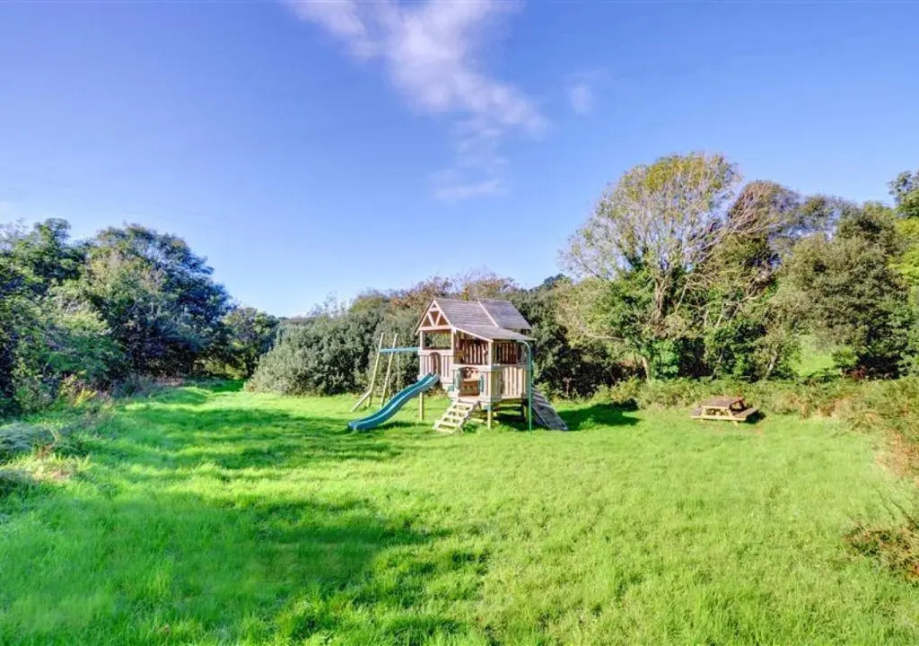 3 Bed in Broad Haven oc-wav604