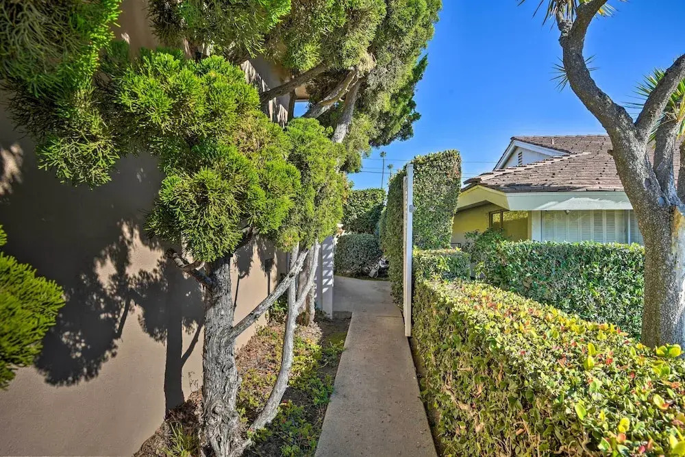 Los Angeles Suite ~ 12 Mi From Downtown!