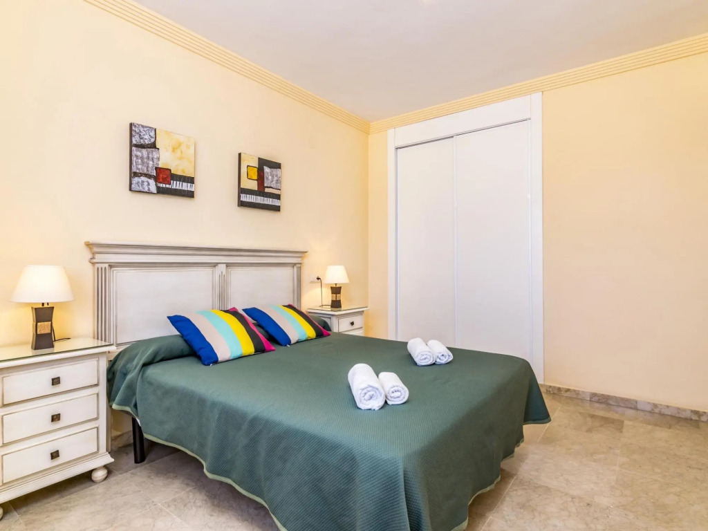 Banana Beach Marbella 6 Pax 378