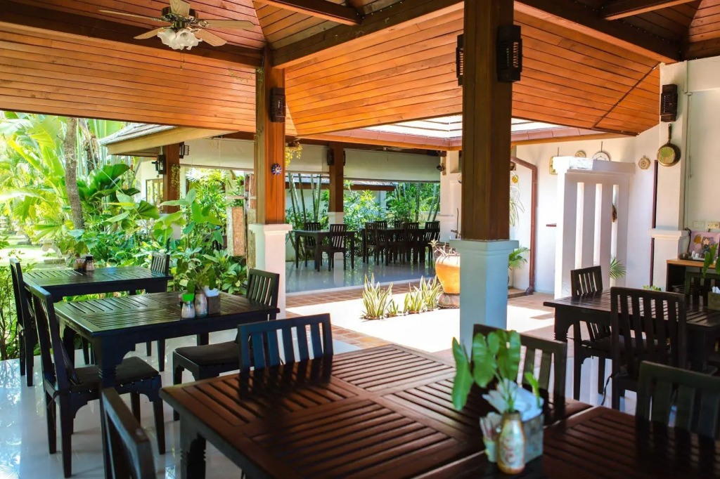 Easy Time Resort