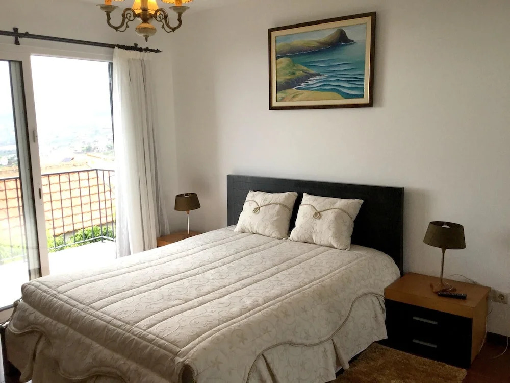 House With 2 Bedrooms in Funchal, With Wonderful sea View, Terrace and
