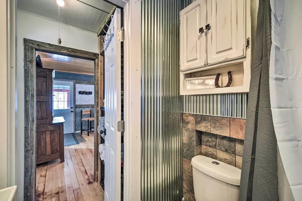 Family Home - Walk to Town & Balsam Lake