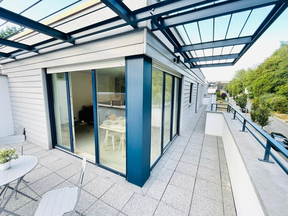 Luxury Green Penthouse Terrace & Parking