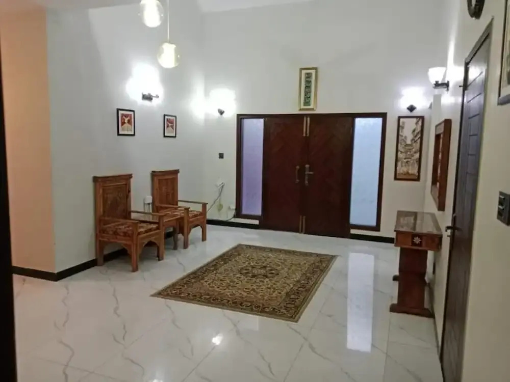 Varano Guest House