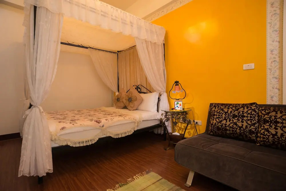 Lifestory Hostel