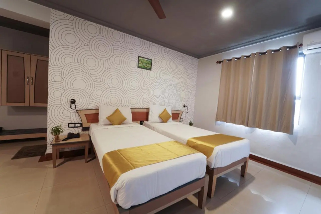Om Shiv Hotel Formerly The Treat Hotel
