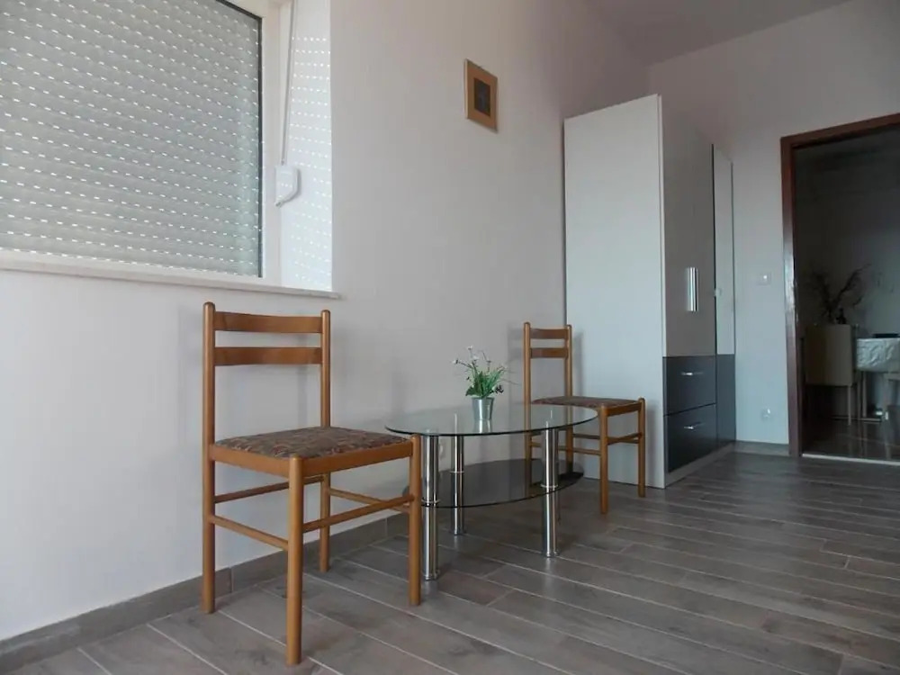 Tranquil Villa in Podstrana near Mutogras Beach