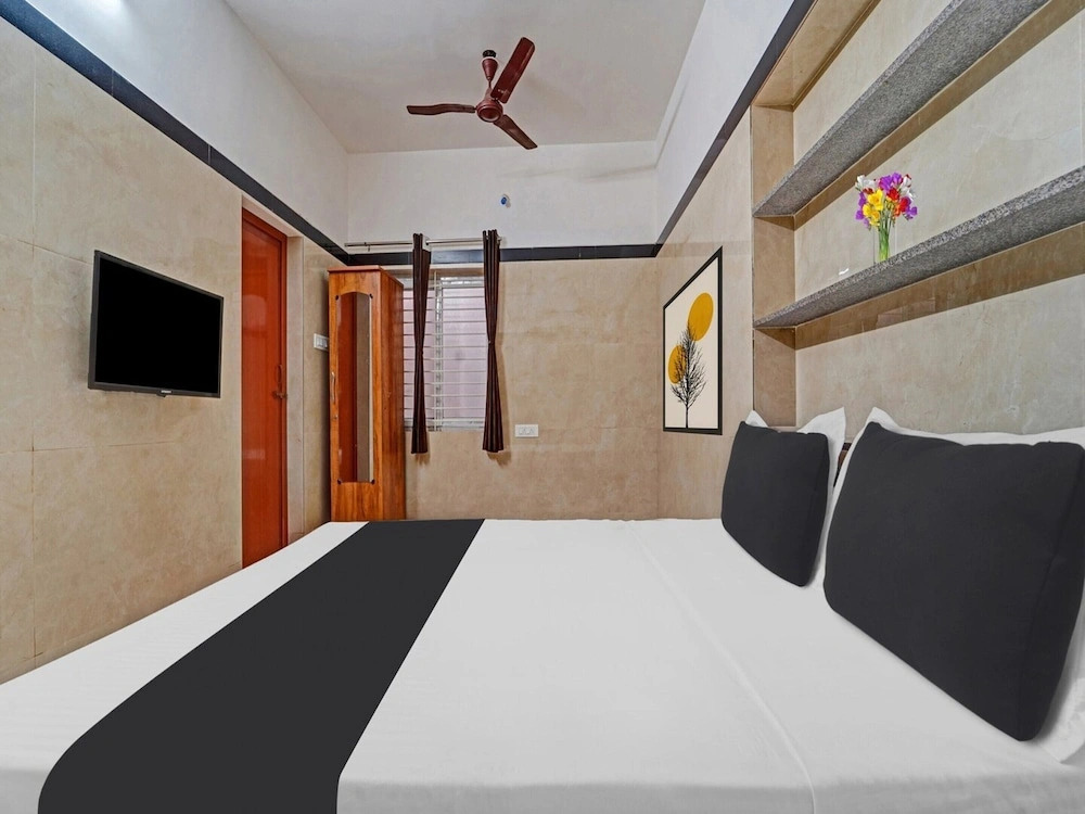 Deluxevrl Residency