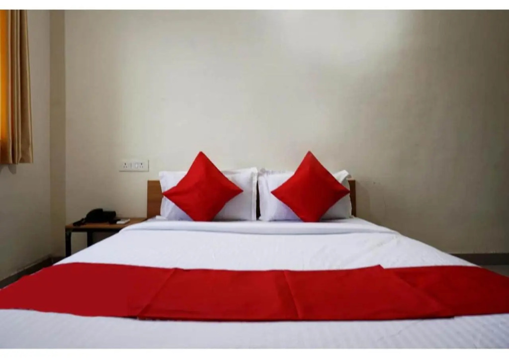 Hotel New Elite Inn - Near MIDC Turbhe Navi Mumbai