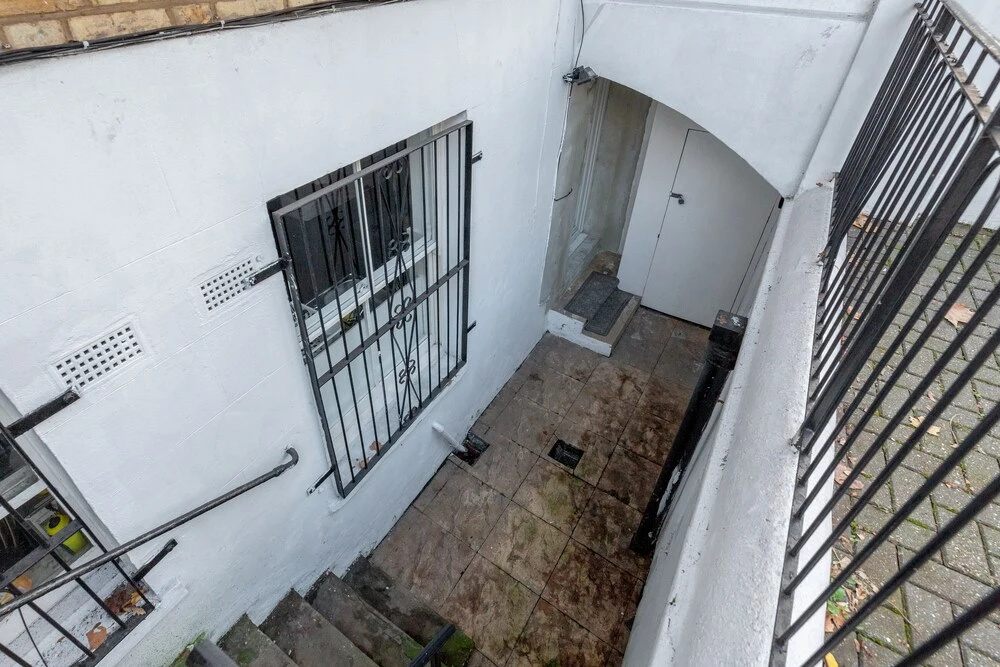 Kings Road Apartments