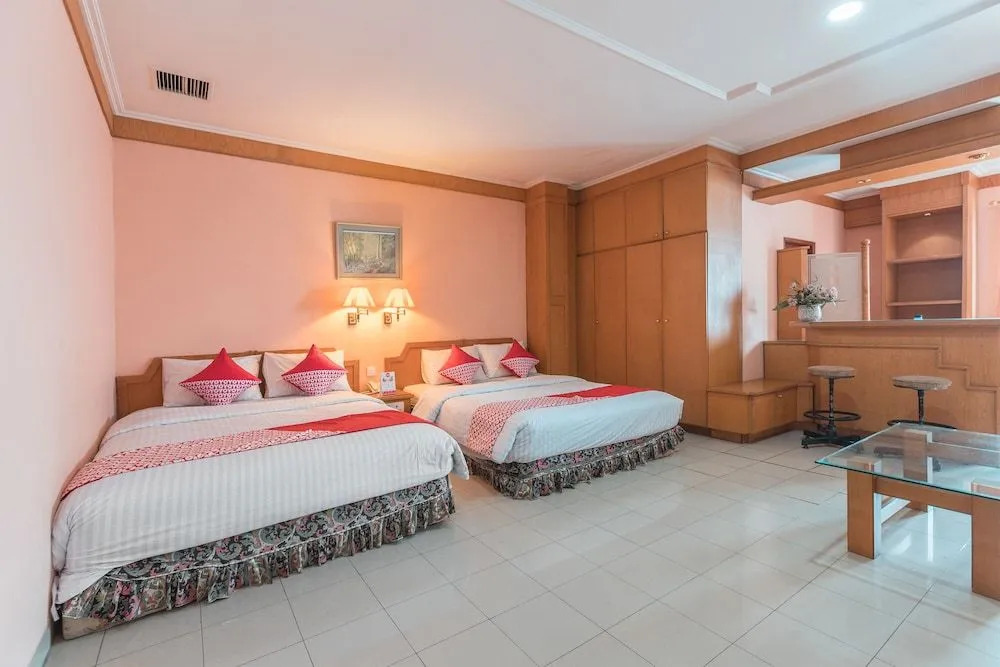 OYO 671 Hotel Capitol