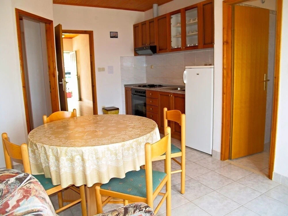 Sea View Apartment Reno, Sleeps 5