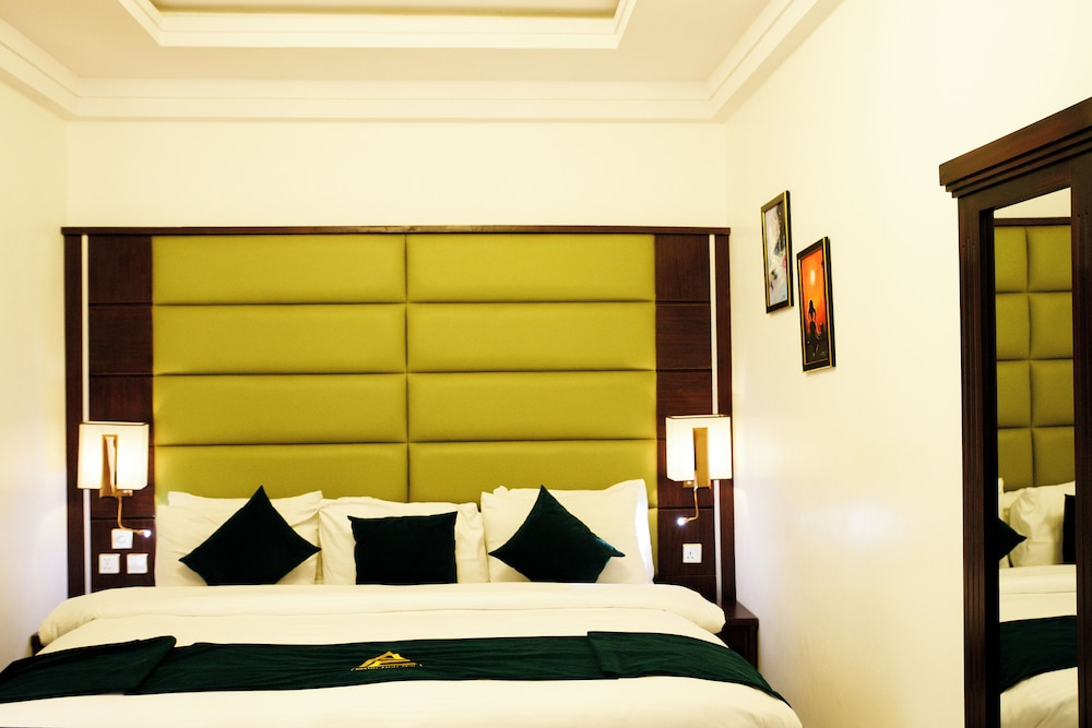 Pinnacle Castle Hotel Asaba