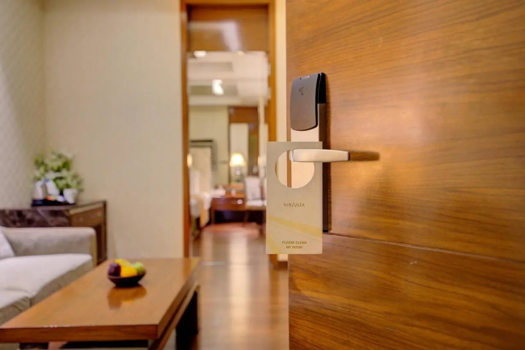 Niranta Transit Hotel Terminal 2 Arrivals/Landside