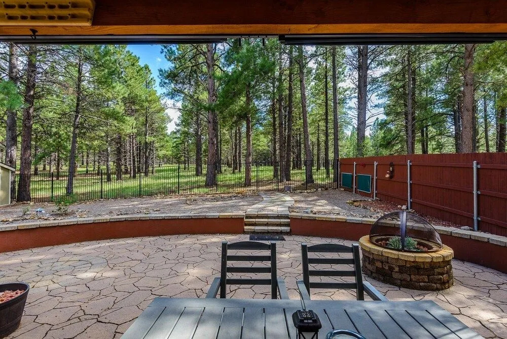 Ponderosa Retreat 4 Bedroom Home by Redawning