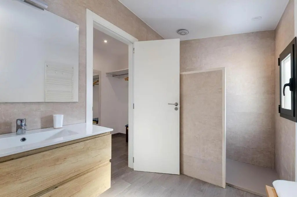 YourHouse Can Jordi, air conditioned holiday house with private pool
