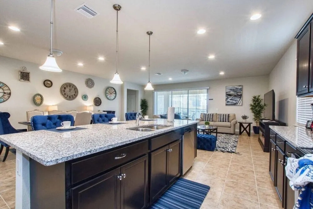Windsor at Westside-8 Bedrooms House W/pool-3719ww Home