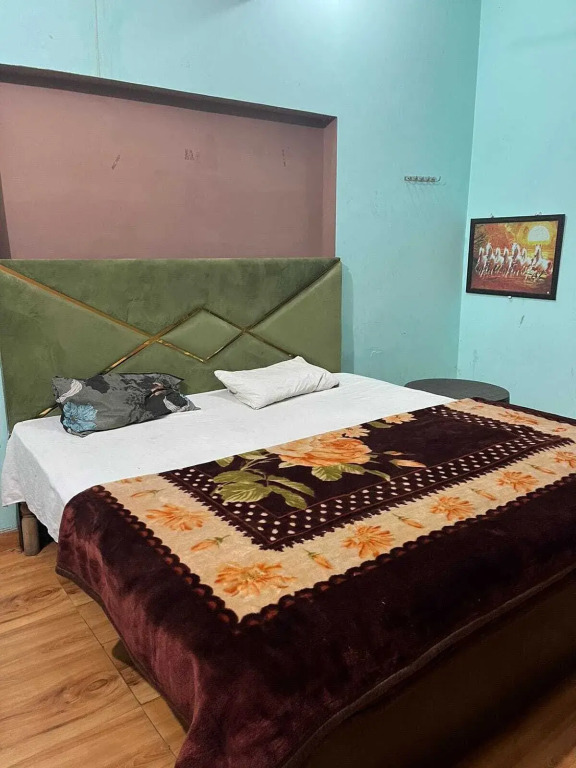 OYO 93687 Hotel Galaxy Red Inn
