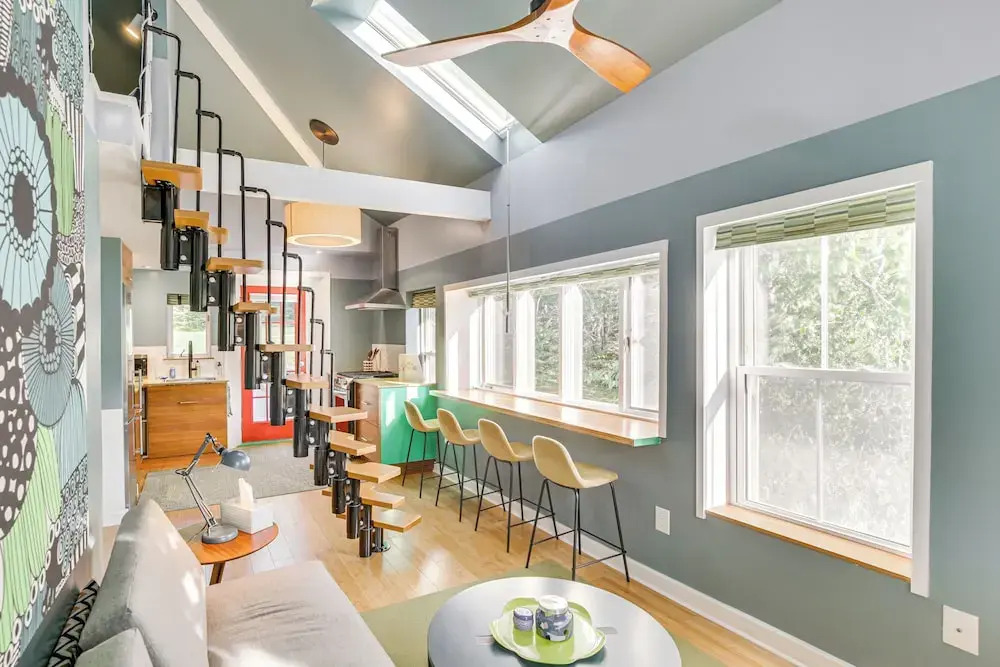 3 Mi to Boothbay Harbor: Coastal Colorful Home!