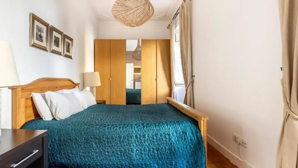 Modern 2-bed Apartment - Heart of Downtown Lisbon
