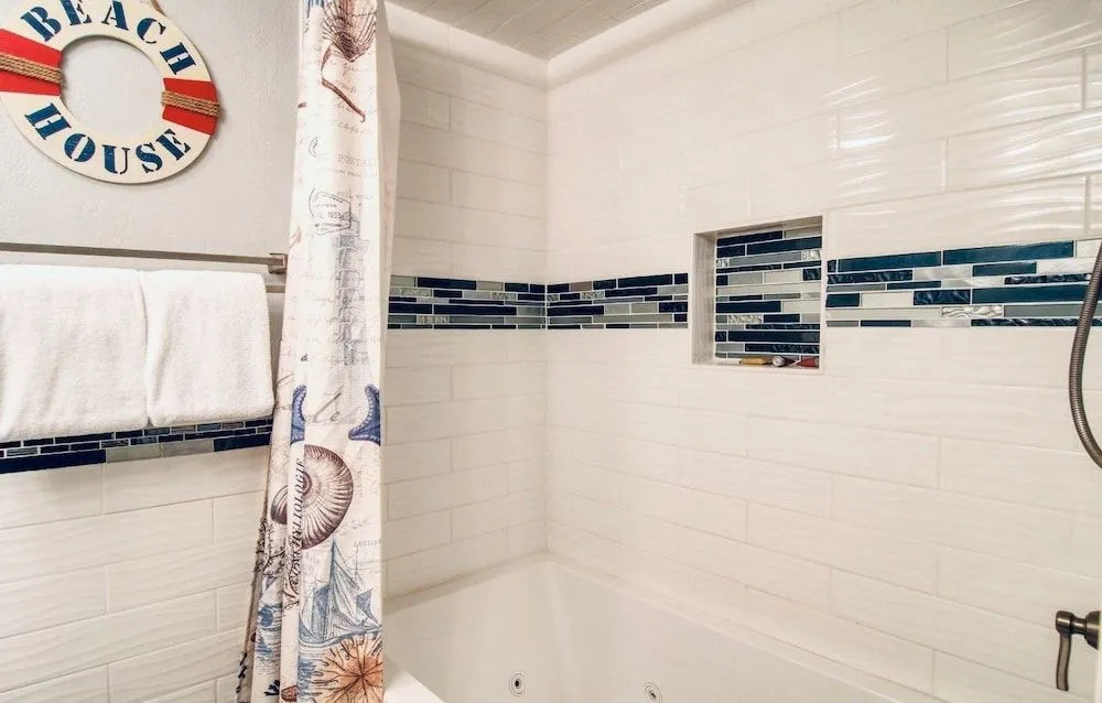 A Change In Lattitude 304Bh 2 Bedroom Condo