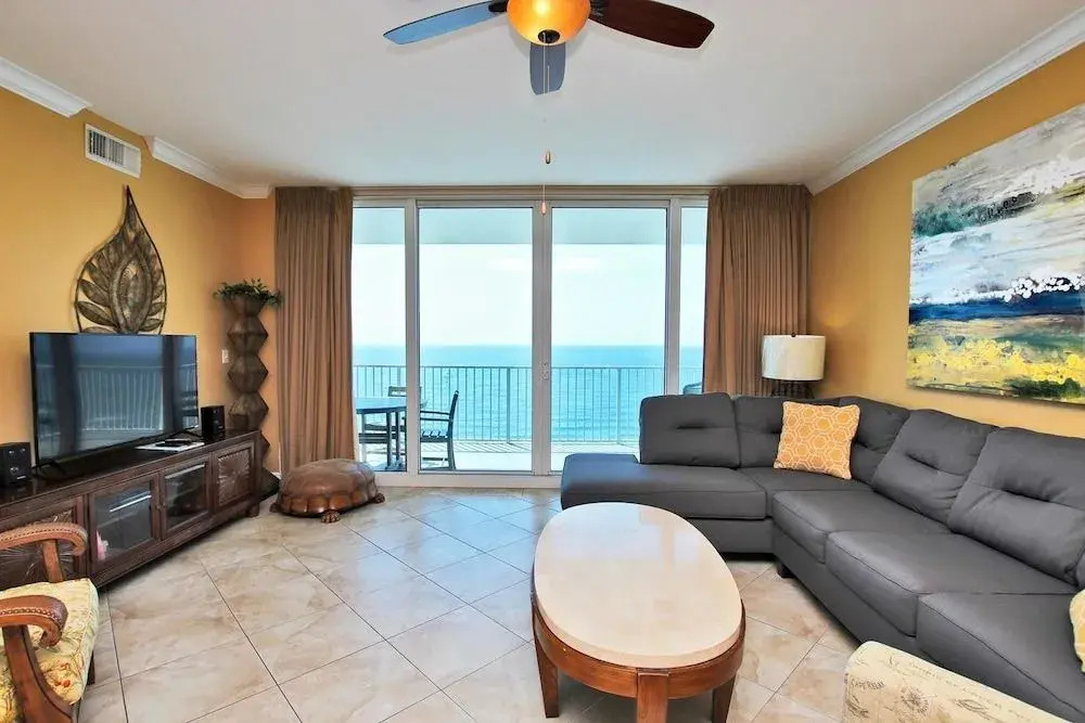San Carlos 1509 - 3 Br condo
