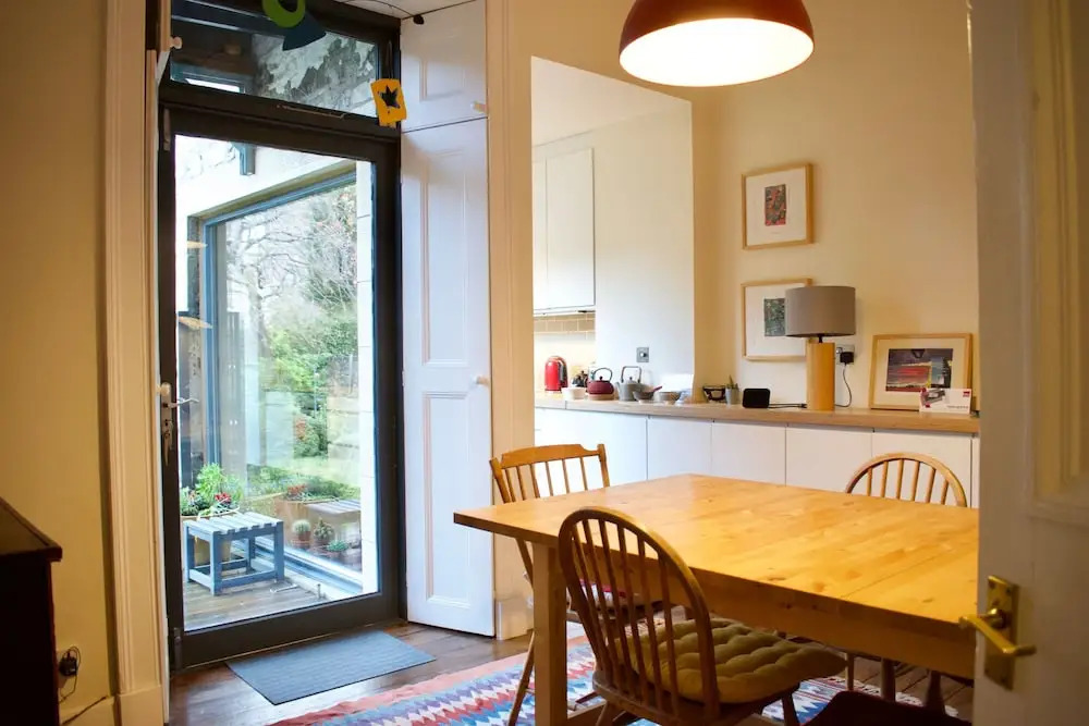 Stylish Georgian Apartment in Leith