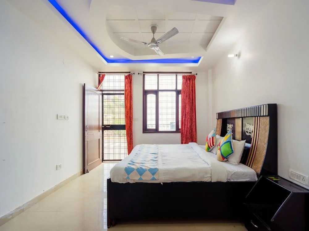 OYO 13291 Home Valley View 2BHK Near Picture Palace