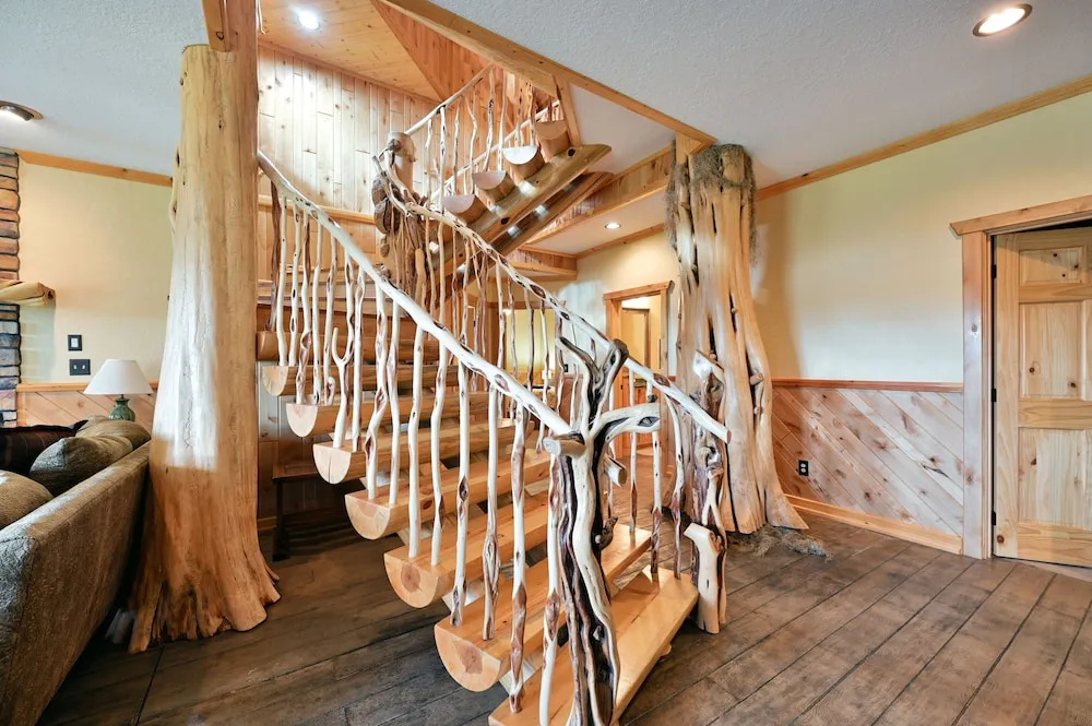 Osprey Lake Cabin 4 Bedroom Home by RedAwning