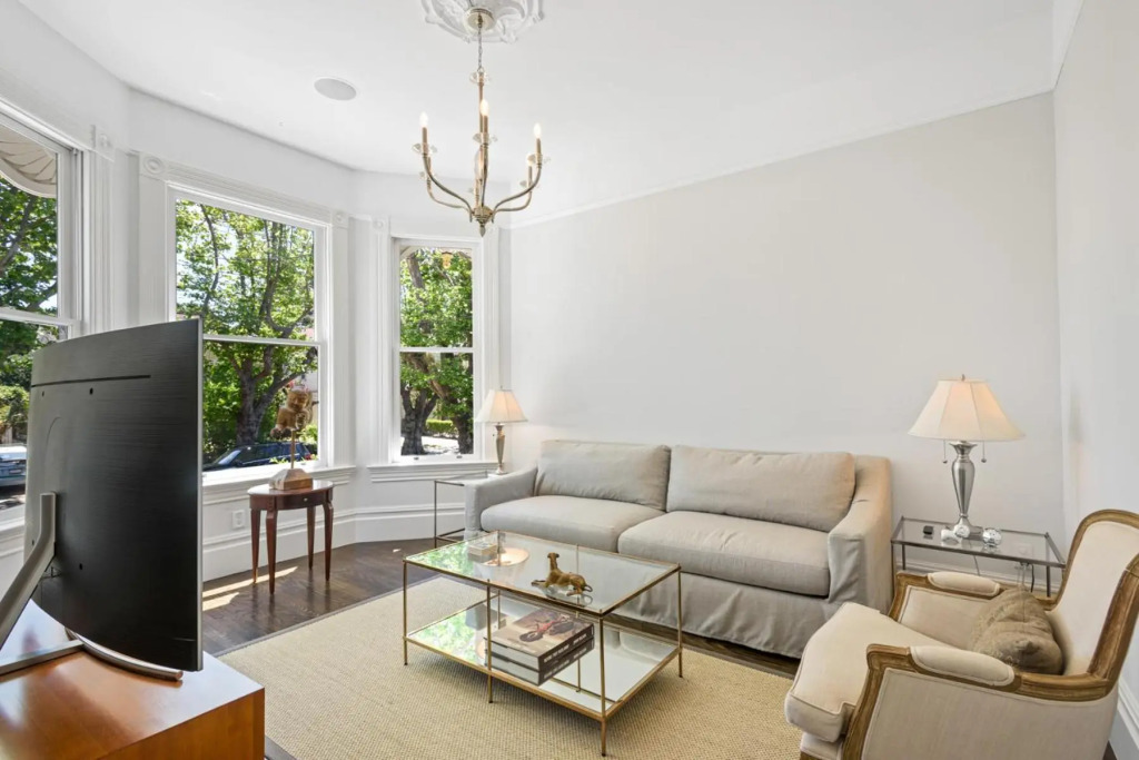 Upper level 1885 Queen Anne flat