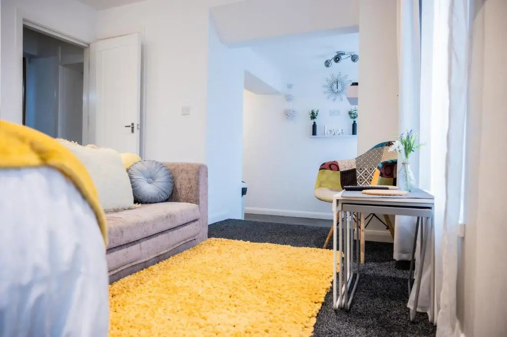 Dealhouse Apartments 11
