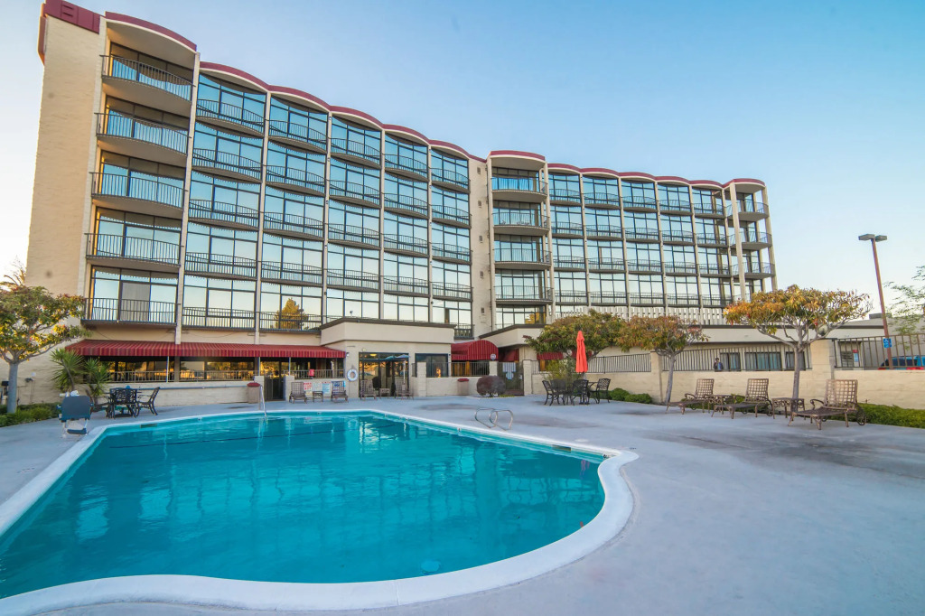 Oakland Airport Executive Hotel