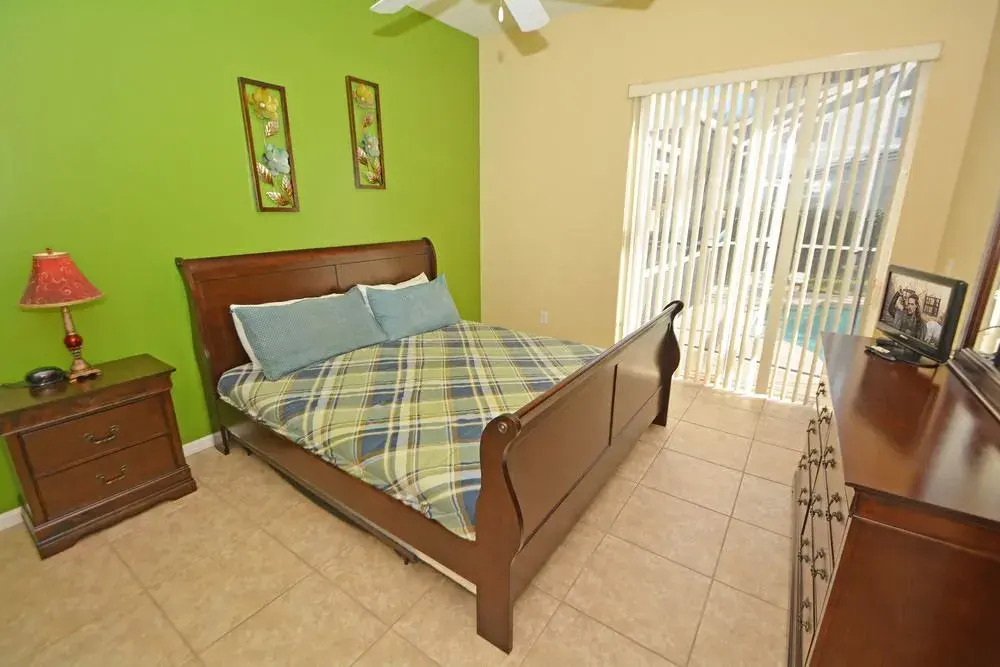 T149Bd Breezy Vista 4 Br Villa by RedAwning