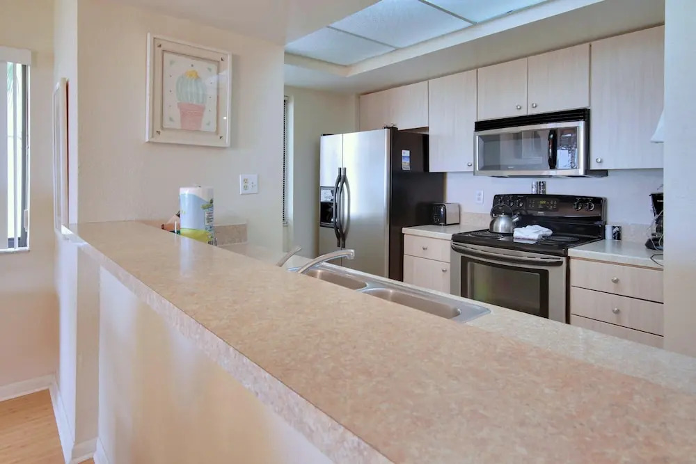 Land's End 206 Building 7 Corner Condo/3tvs/new Flooring!