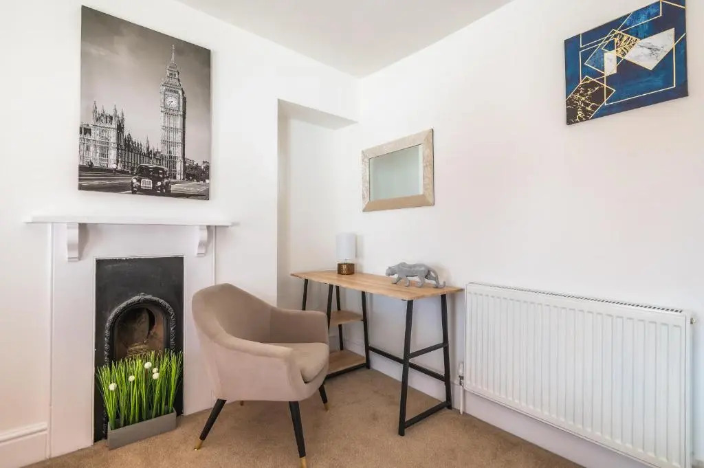 Spacious Contractor House for Large Groups - Private Parking