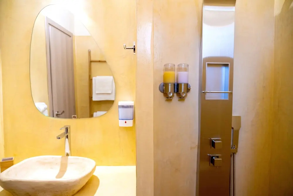 DIPOLIS luxury apartments Syros