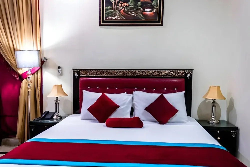 Rose Palace Hotel - Garden Town