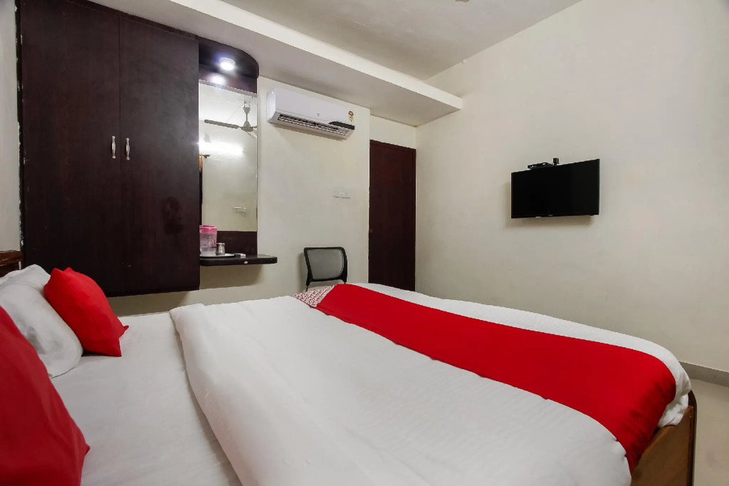 OYO 71299 Sophia Inn