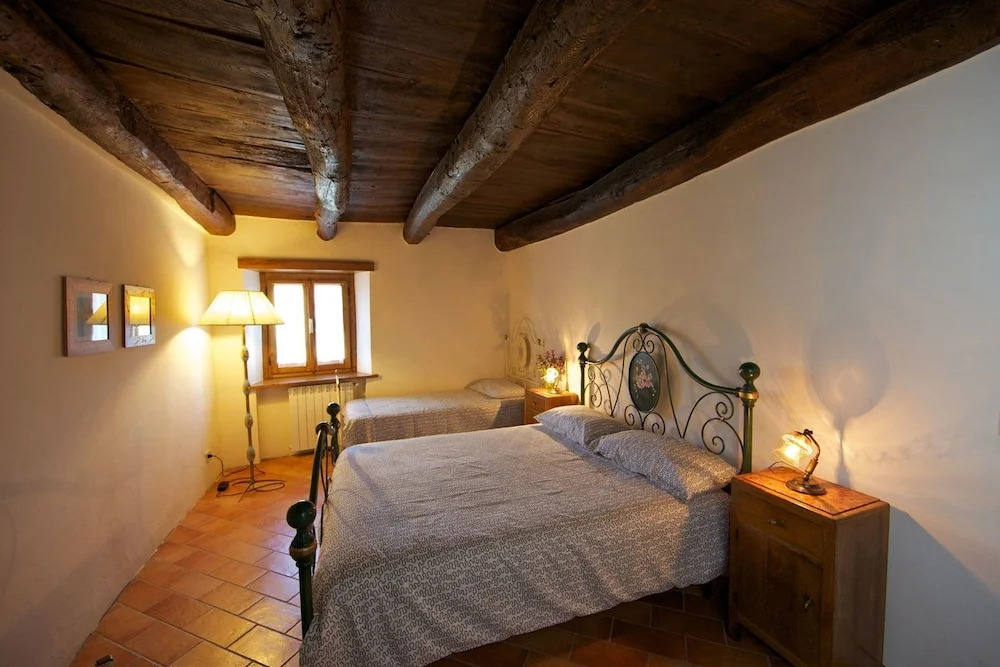 Wonderful private villa for 10 people with private pool, WIFI, TV, terrace, pets allowed and par...