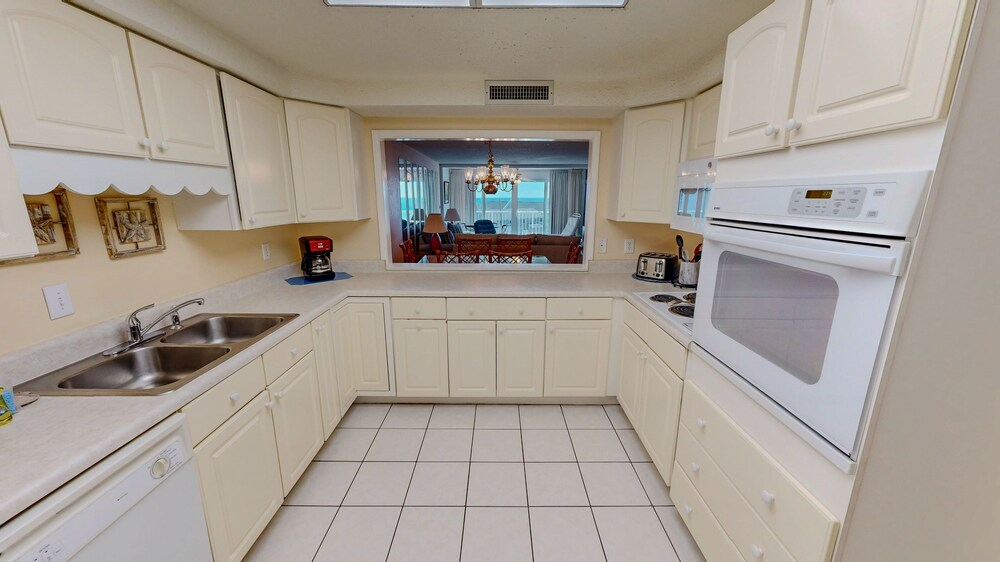Shoreline Towers 3053 2 Bedroom Condo