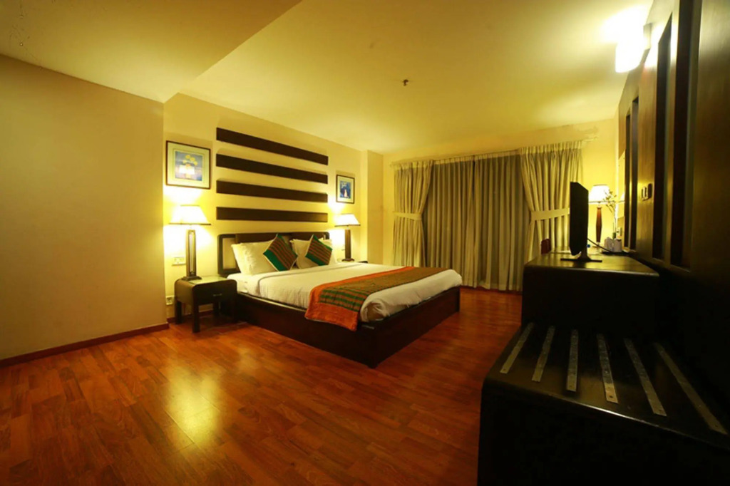 Hotel Kanoos Residency