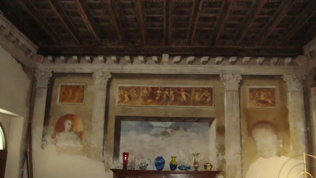Palazzo Rinascimentale con affreschi