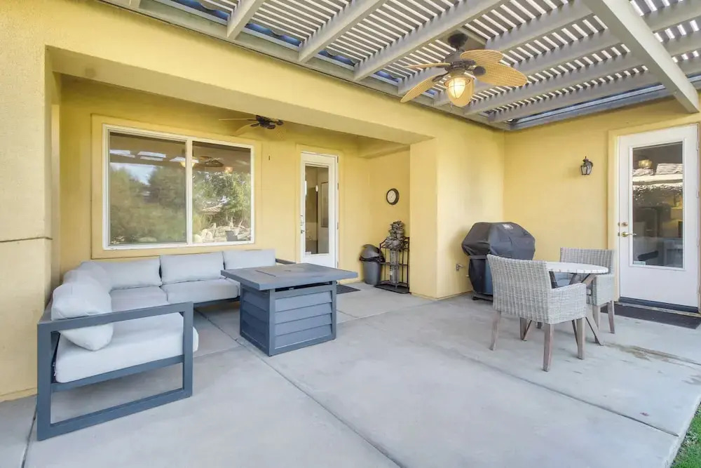 2 Mi to Empire Polo Club: Indio Home w/ Fireplace!