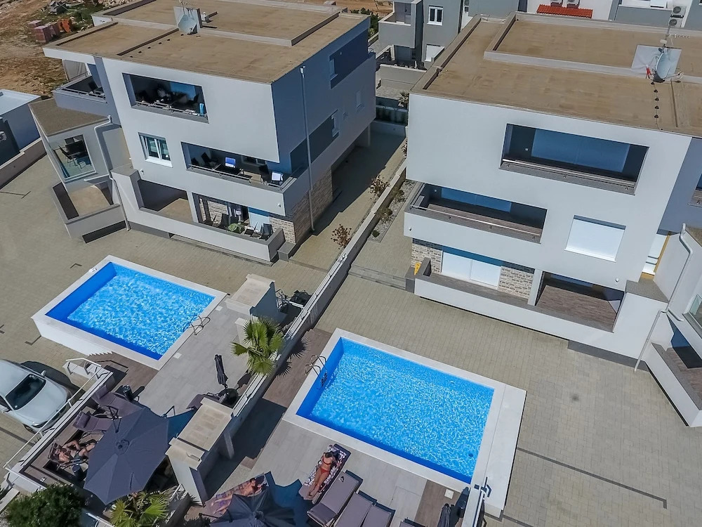 Apartments & Rooms Danivan Pool Villas - Off site breakfast available