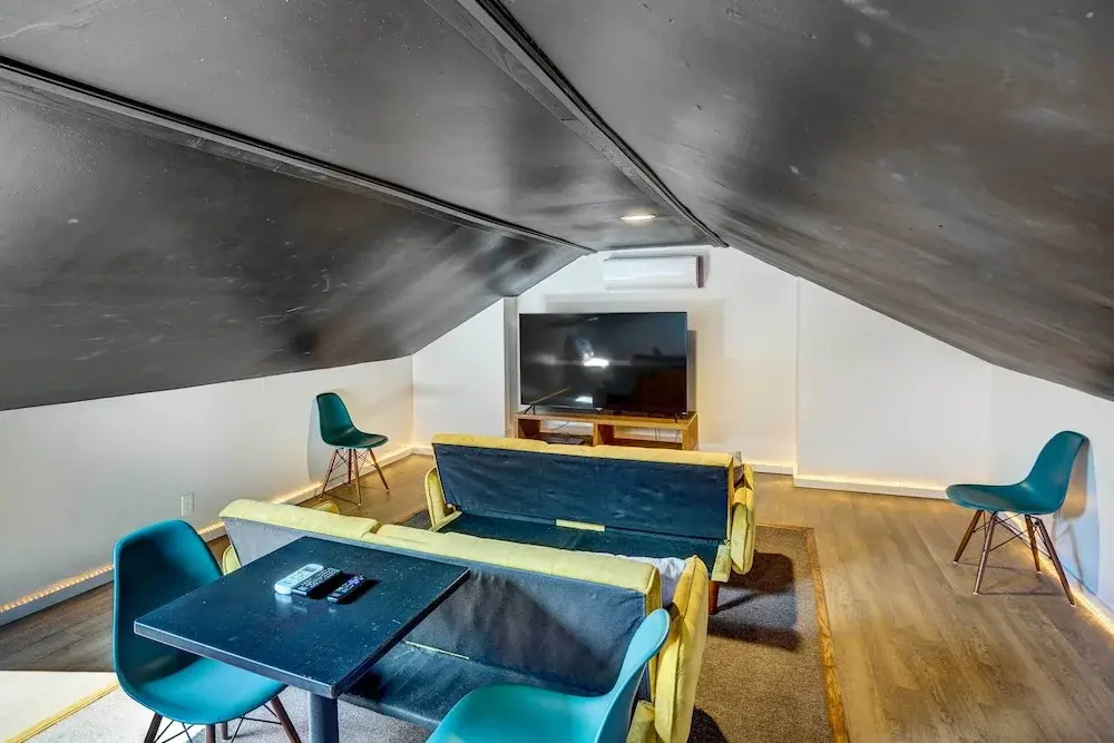 Chic Troy Home Near Downtown, 9 Mi to Albany!