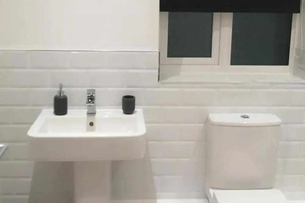1 Bed Apartment Sleeps 2 - Parking & Wifi