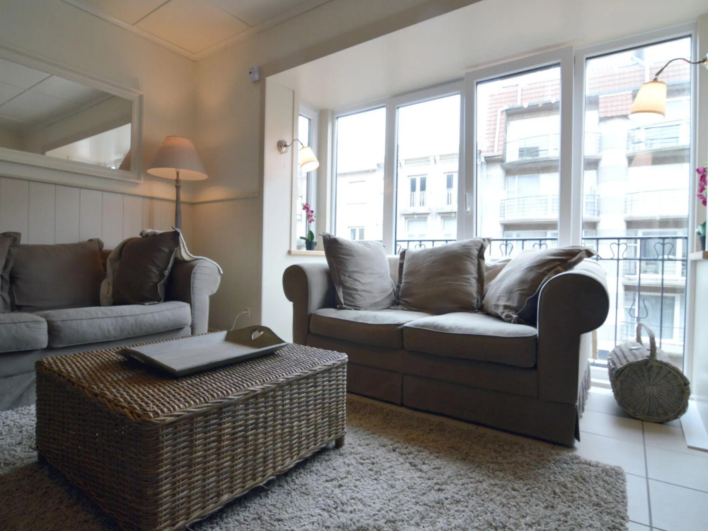 Comfortable apartment in the town centre, within walking distance of the ocean